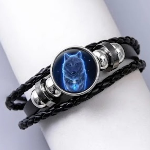 1pc Very Pretty New PU Black Leather Button Blue Wolf Bracelet Adjustable Length - Picture 2 of 3